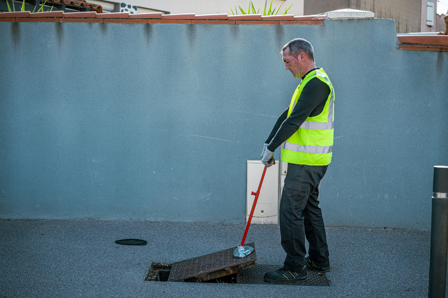 Ouvrier avec LiftPLAQ