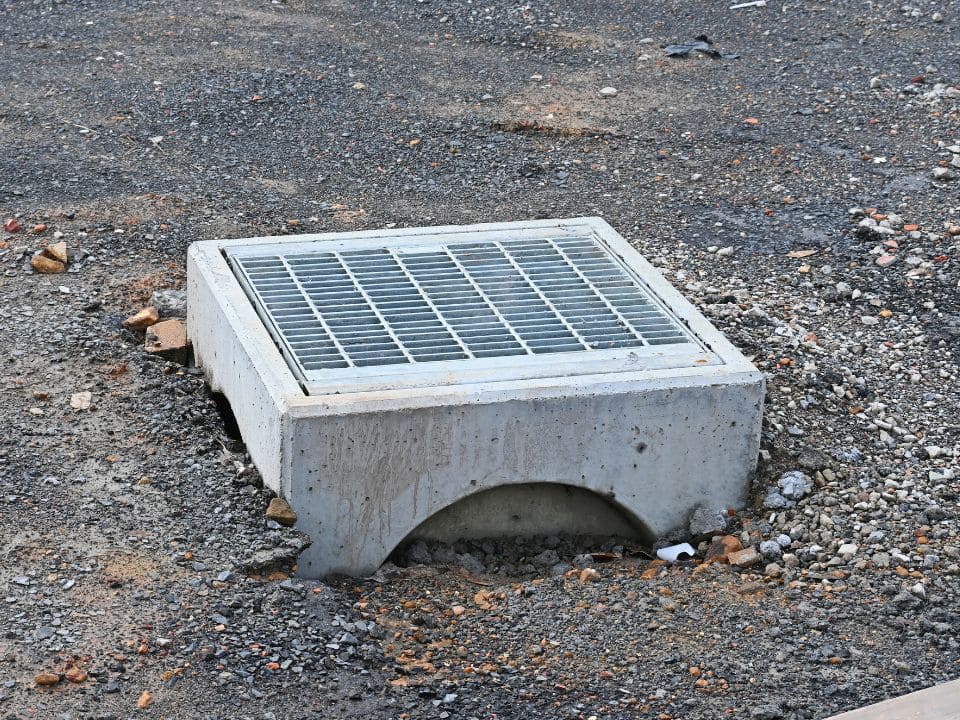ouverture grille avaloir