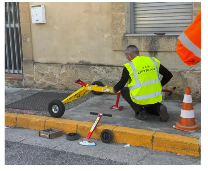 Comparatif lève-plaques : quel modèle pour vos chantiers